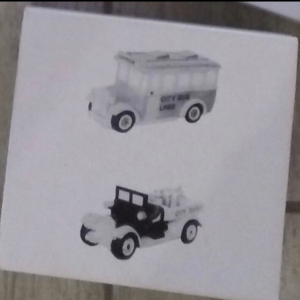 Christmas in the City "City Bus & Milk Truck" 2